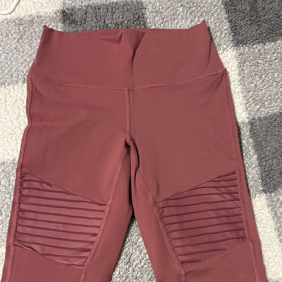 ALO Yoga Burgundy Ribbed Leggings - Picture 2 of 4